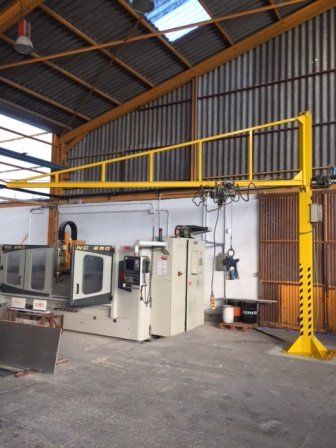 . Soporte de 5 mts de alto
. Largo del brazo 6 mts
. Polipasto 500 1000 Kls con Troley incorporado
. Cuadro de maniobras en el mando
. Certificado 1215
. Carteles de riesgos varios
PRECIO ....... 4500 €
. Bomba de vacio
PRECIO ....... 1300 €
NO INCLUIDO: Transporte e Impuestos